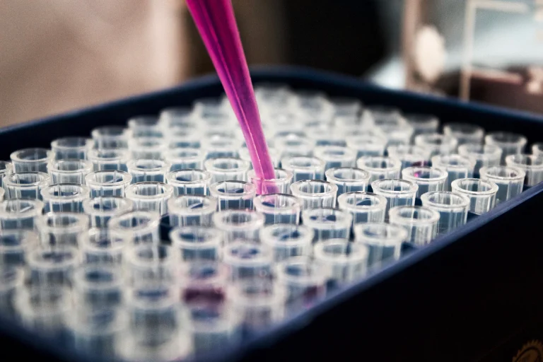 Dispensing liquid into sample tubes with a pipette